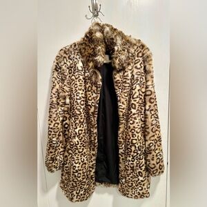 Faux fur cheetah print coat
Lucy Paris 
Size Medium
Barely worn